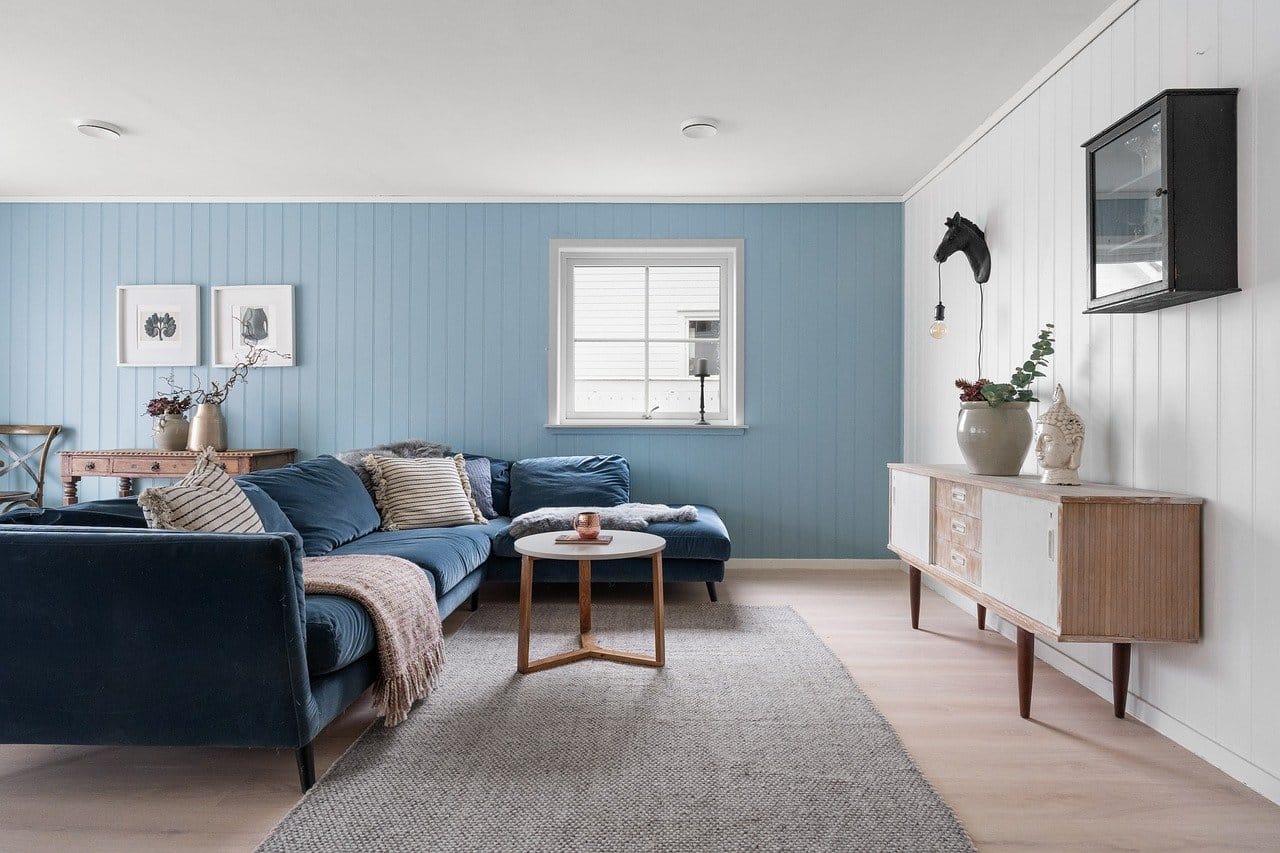 Jakie płytki sprawdzą się w drewnianych domach?