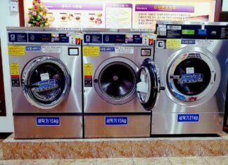 Co robić gdy dostawa prania się spóźnia – szybka skuteczna reakcja